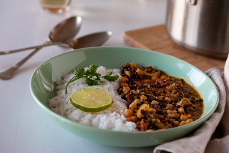 Curry od crne leće i slanutka