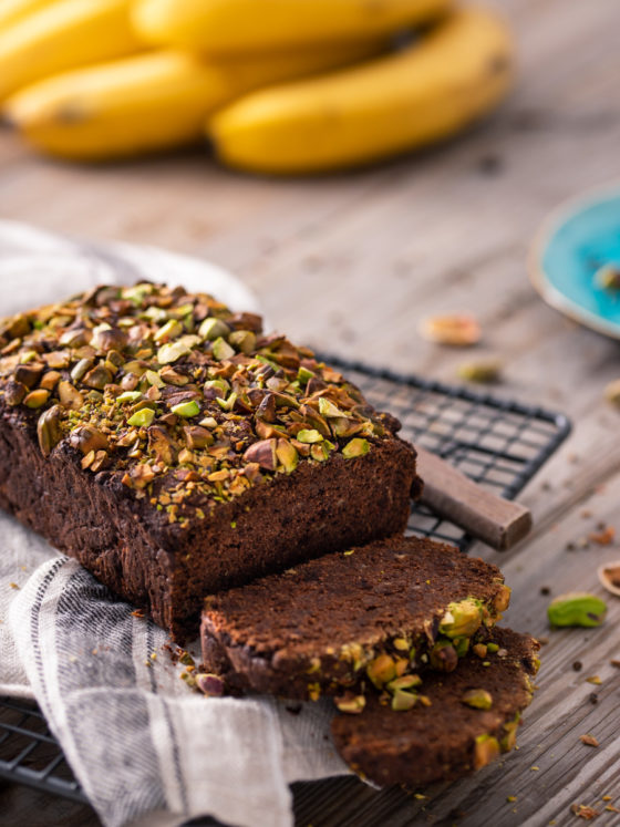 Banana bread - banana kruh s rogačem i pistacijama