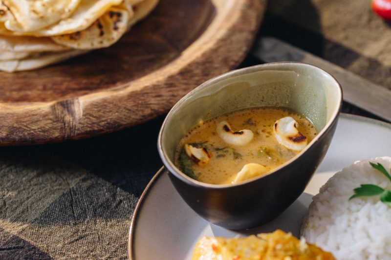 Curry od lososa i bok choy kupusa | Gladusa.com