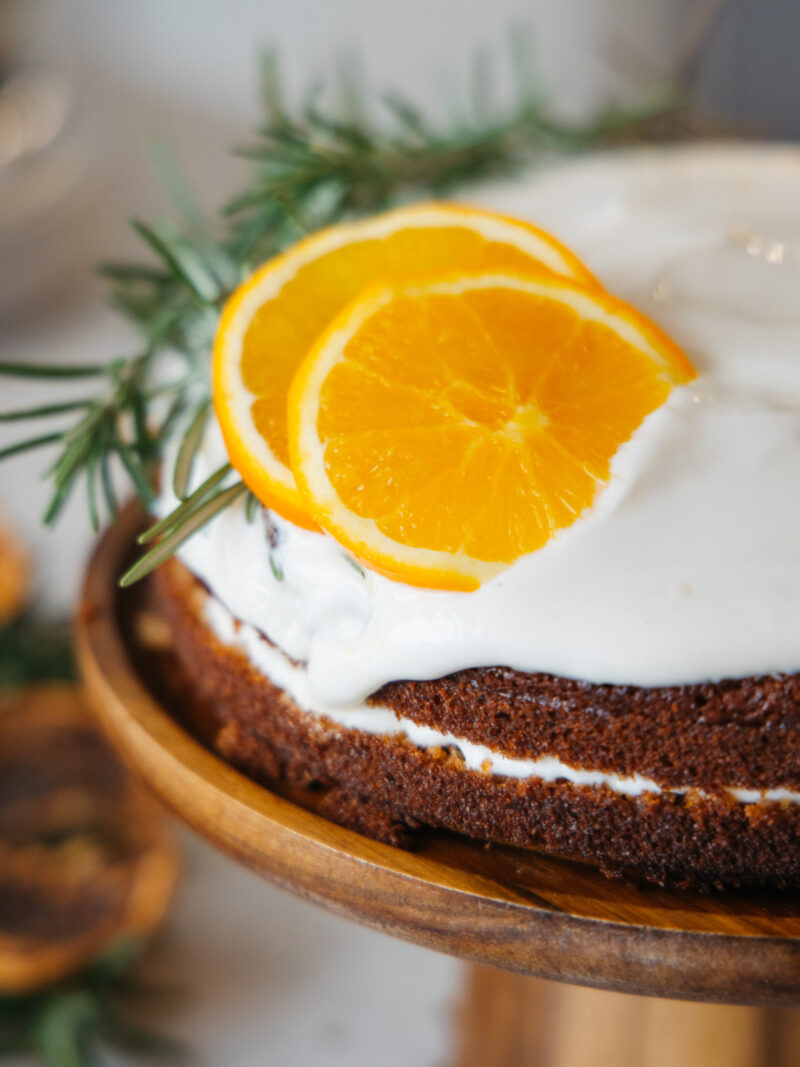Božićni biskvit kolač s maslinovim uljem i narančom