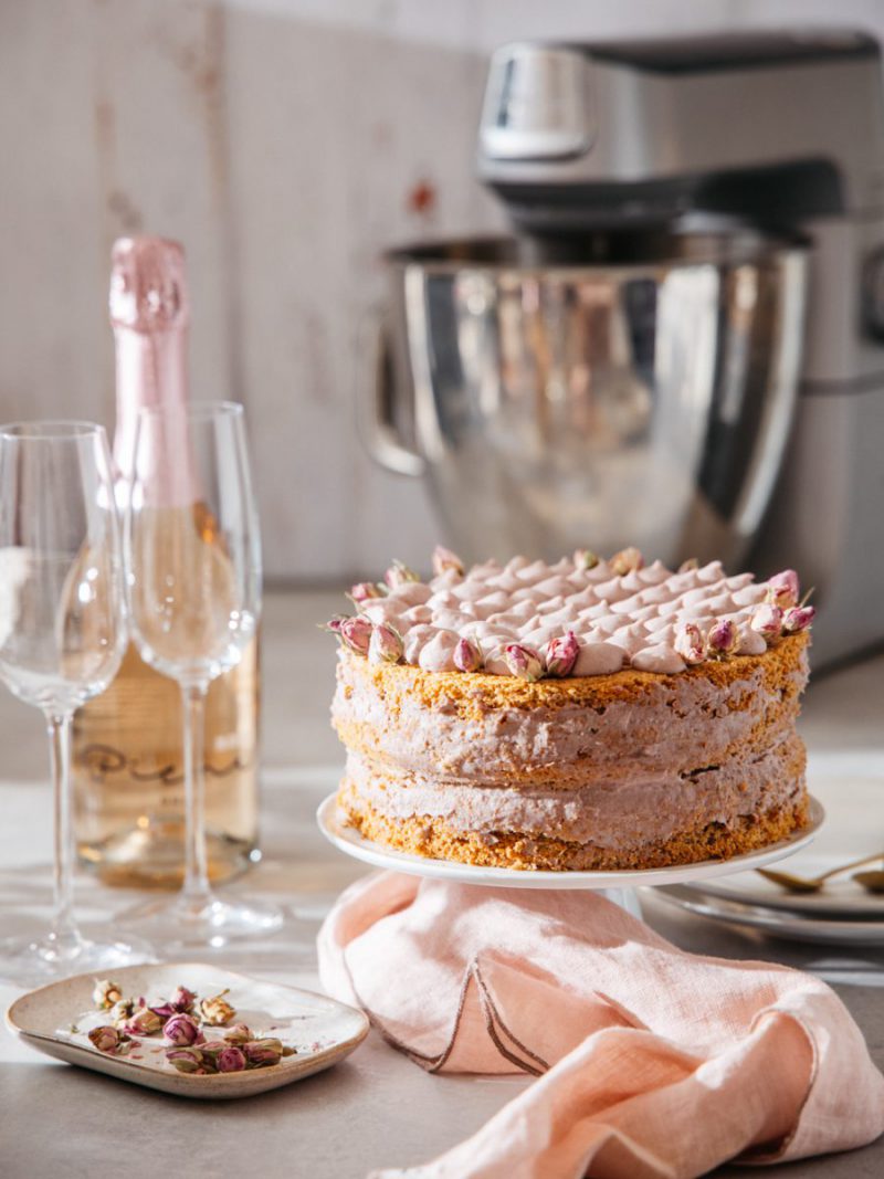 Torta za Valentinovo s rozom cokoladom (ganache) - Gladusa