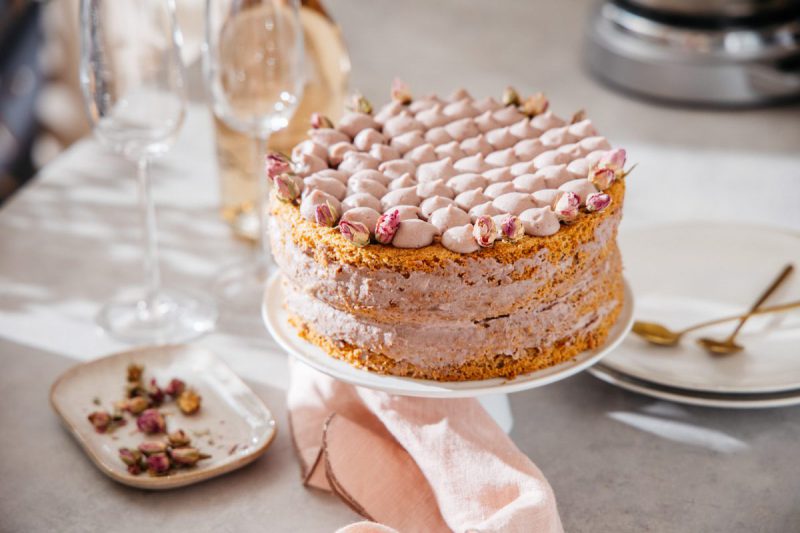 Torta za Valentinovo s rozom cokoladom (ganache) - Gladusa