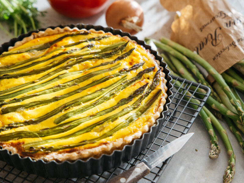 Quiche (slana pita) sa šparogama i ricotta sirom - Gladusa